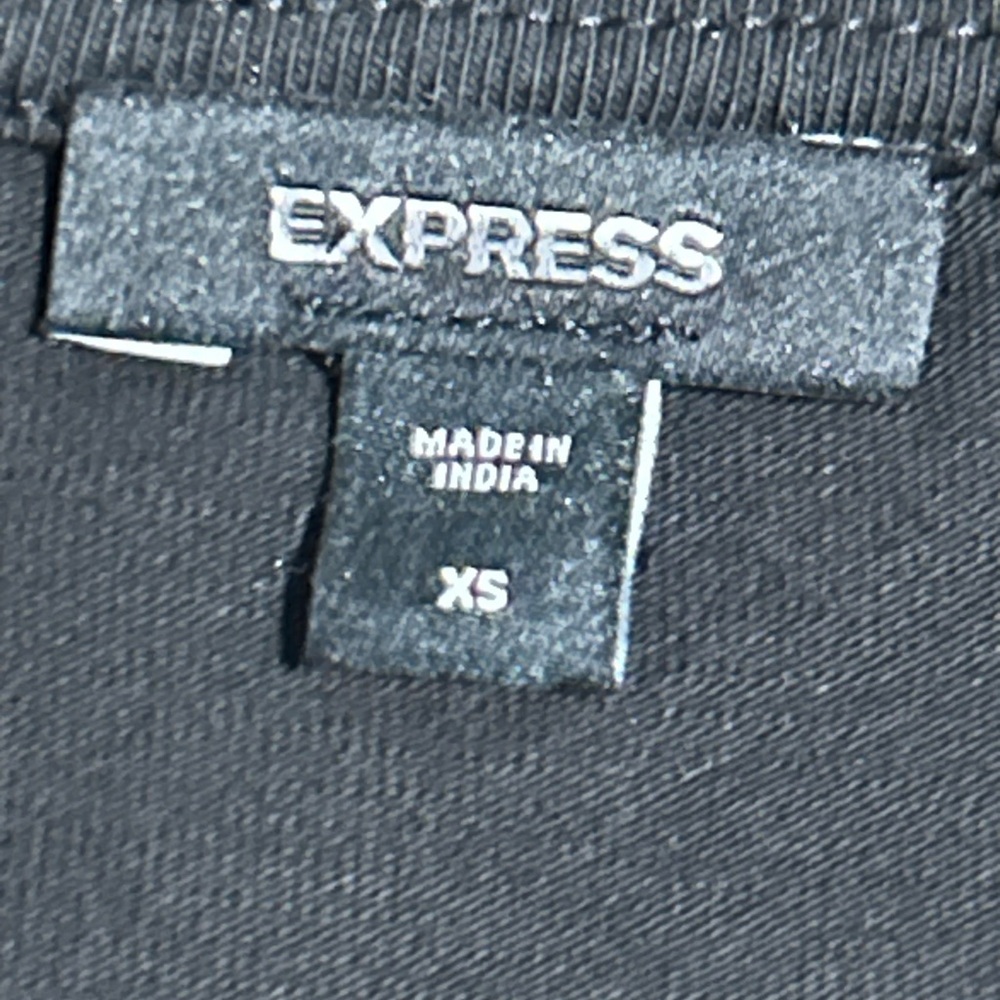 Express Cotton V-Neck Poplin Puff Sleeve Tong Bodysuit - Picture 3 of 5